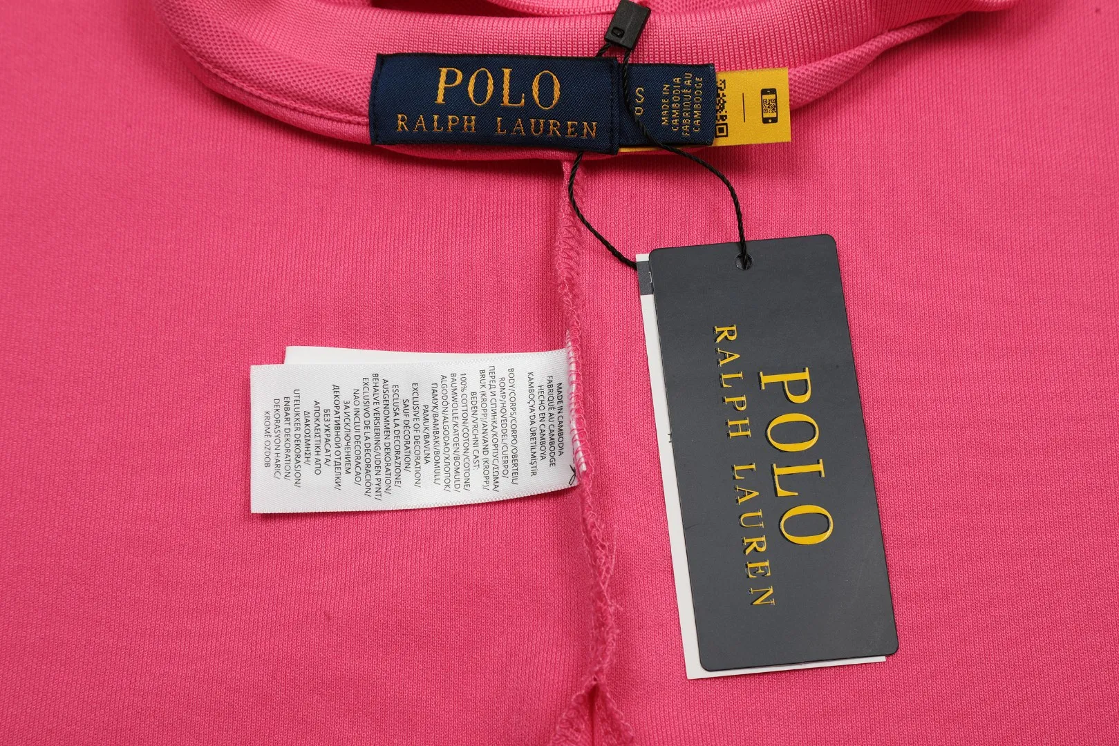 🅿️152 "Top quality" Style number: DS001# (not off the shelves all year round) [Ralph Lauren classic pony embroidered lapel POLO short sleeves] ✅Ralph Lauren Ralph Lauren classic basic versatile POLO short sleeves ✅Main supply platform live broadcast Wholesale entities will be replenished when out of stock Not removed from the shelves ✅ZP quality 1:1 version Scan the code to enter the GF website Z cabinet quality ✅Detailed quality The only one in Guangzhou Imported pique fabrics Mainly high-end, cost-effective and good quality. Needless to say, the version is restored to the original version. The maximum size can be worn up to 210 pounds. Loose, comfortable and stress-free. ✅Wear for work and life. Suitable for various occasions. A must-have recommendation for couples. Size: